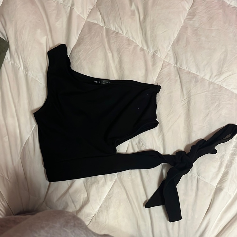 Rib cutout crop top